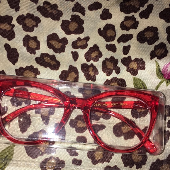 Betsey Johnson Readers Cats Eyes - Picture 2 of 3